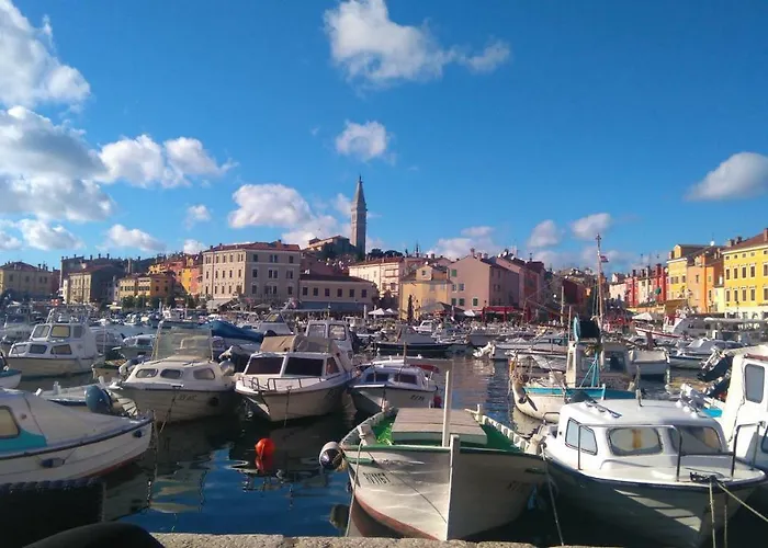 Lily Апартаменты Ровинь