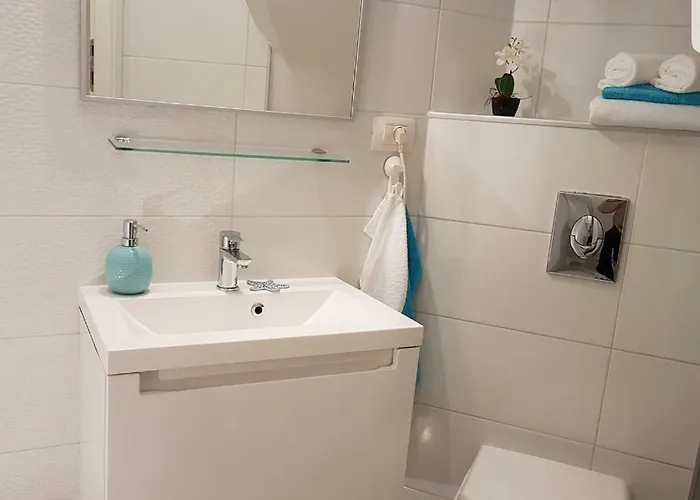 Lily Апартаменты Ровинь